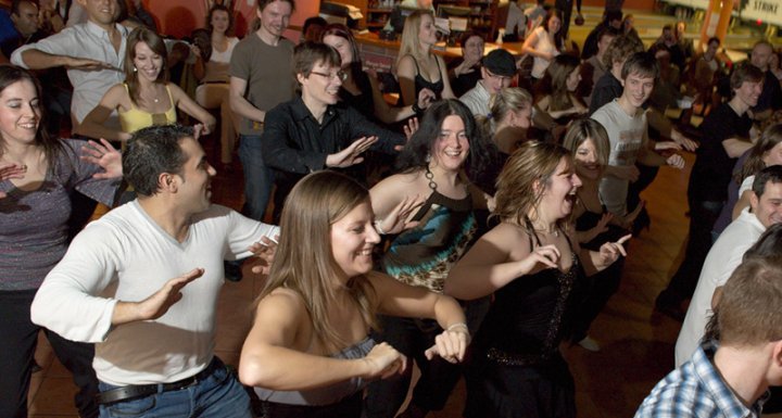 bowling equinoxe animacion party donantes de rumba Veronika a Fran